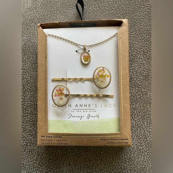 Preed Flower Multi Ann Lace Pendant Necklace and Bobby Pin Set 2pc - Gold - Picture 2 of 2